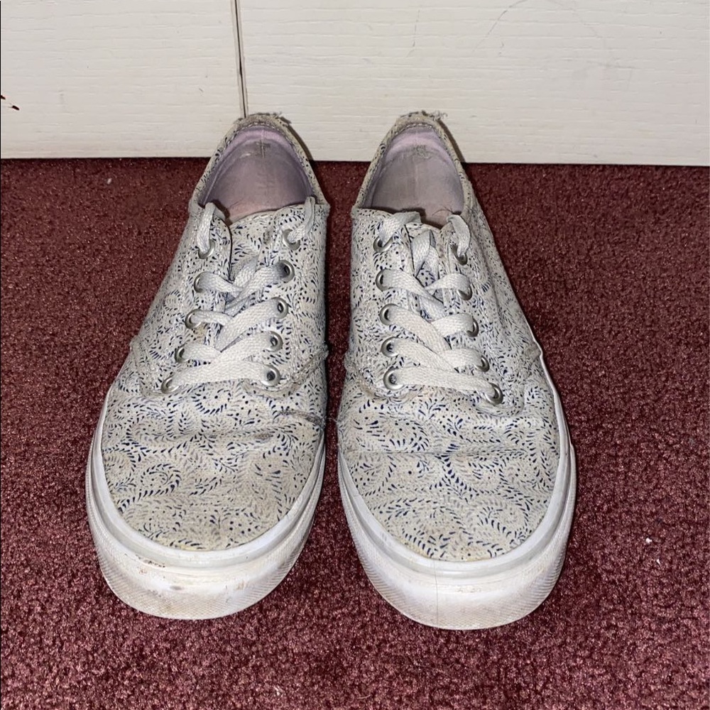 Women’s white flower print vans